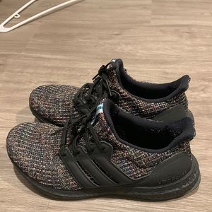 Men’s 7.5 Multi Colored Ultra Boost